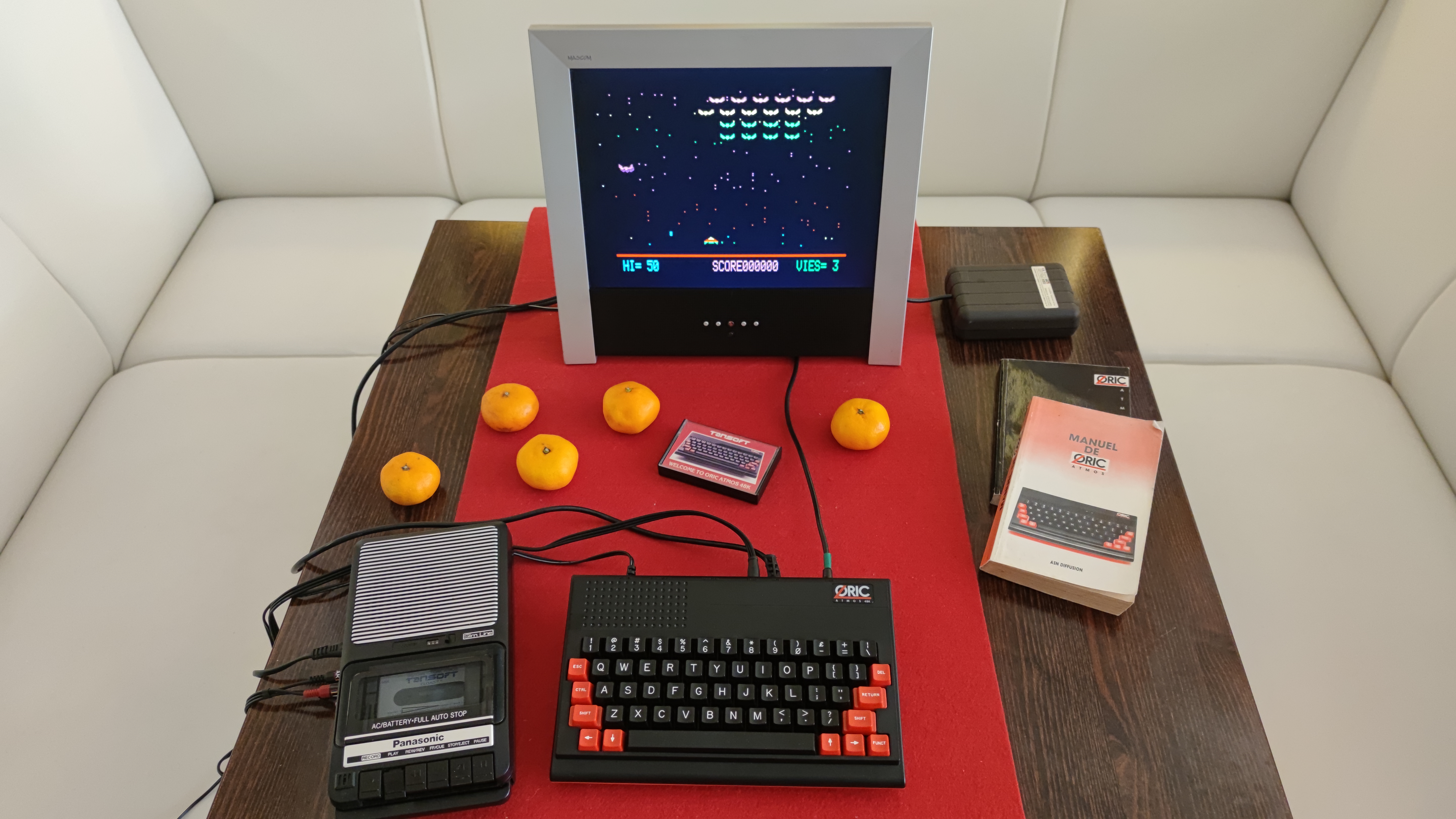Tangerine Oric Atmos 48K — Anglie, 1984.