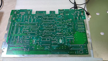 Atari 130XE / 65XE, fotografie základní desky řady XE – snímek 2 ze 2, fotodokumentace RetroComputer.cz