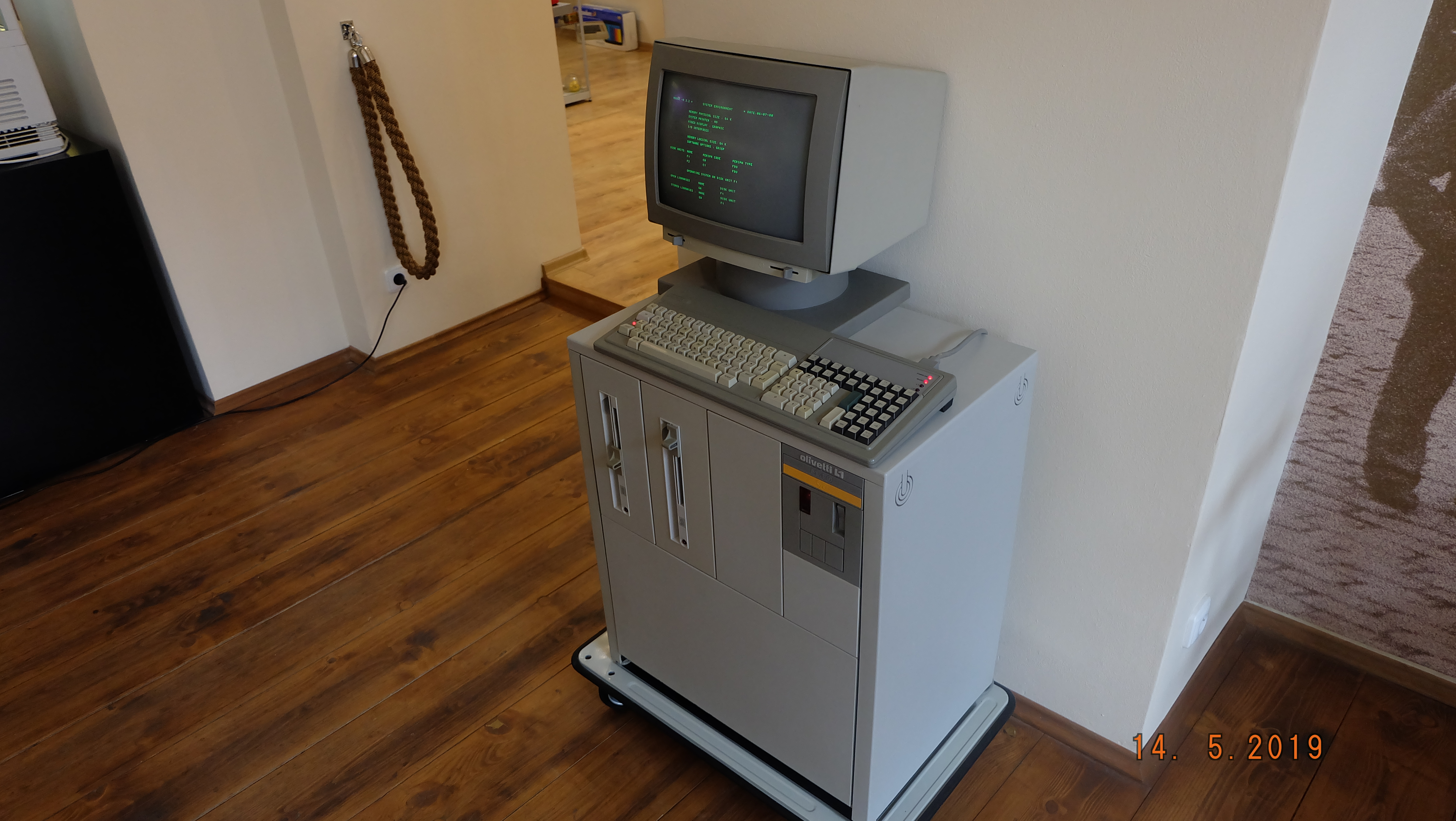 Olivetti L1 M40 ST — Itálie, 1981.