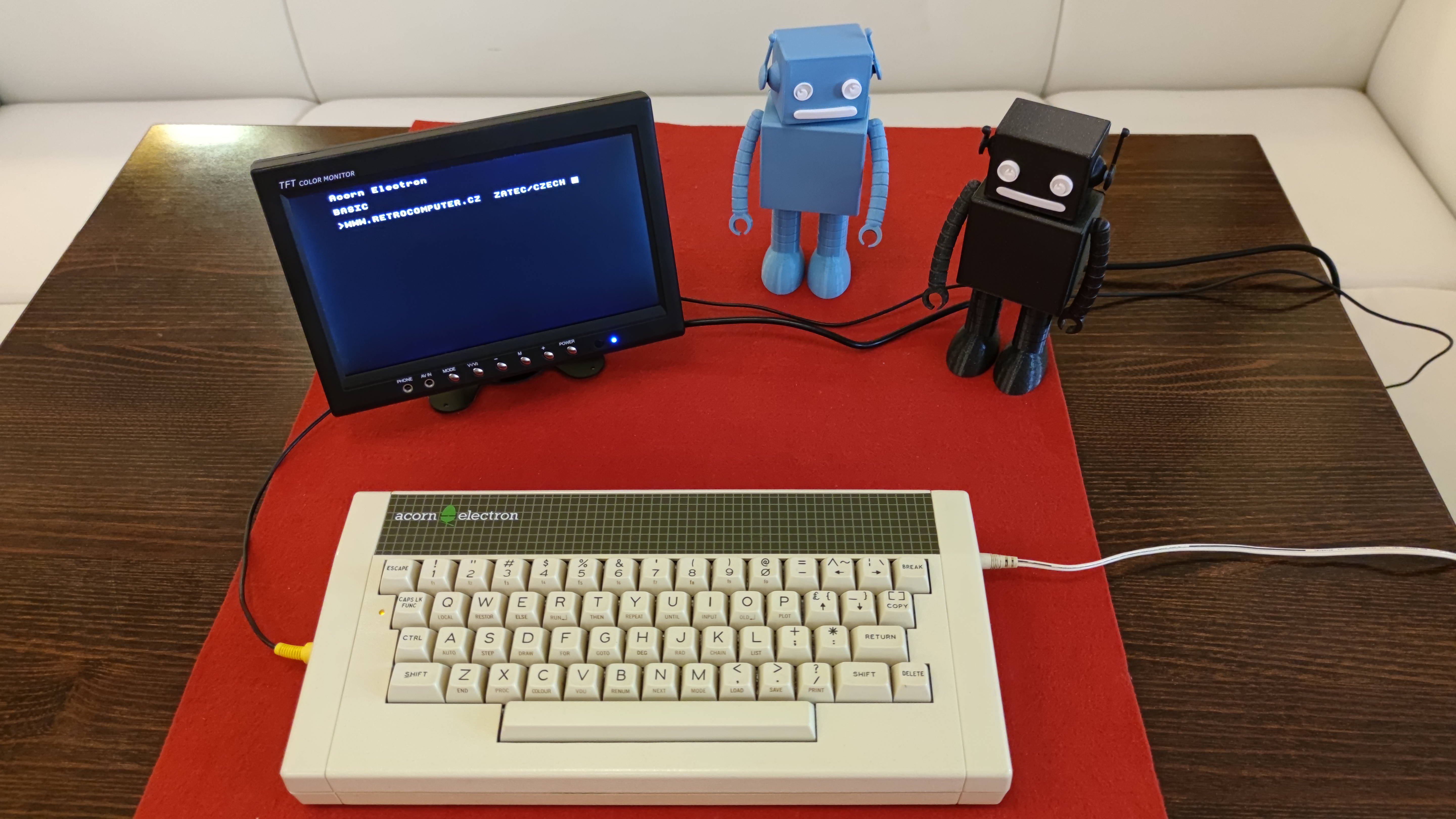 Acorn Electron (Elk) — Anglie, 1983.