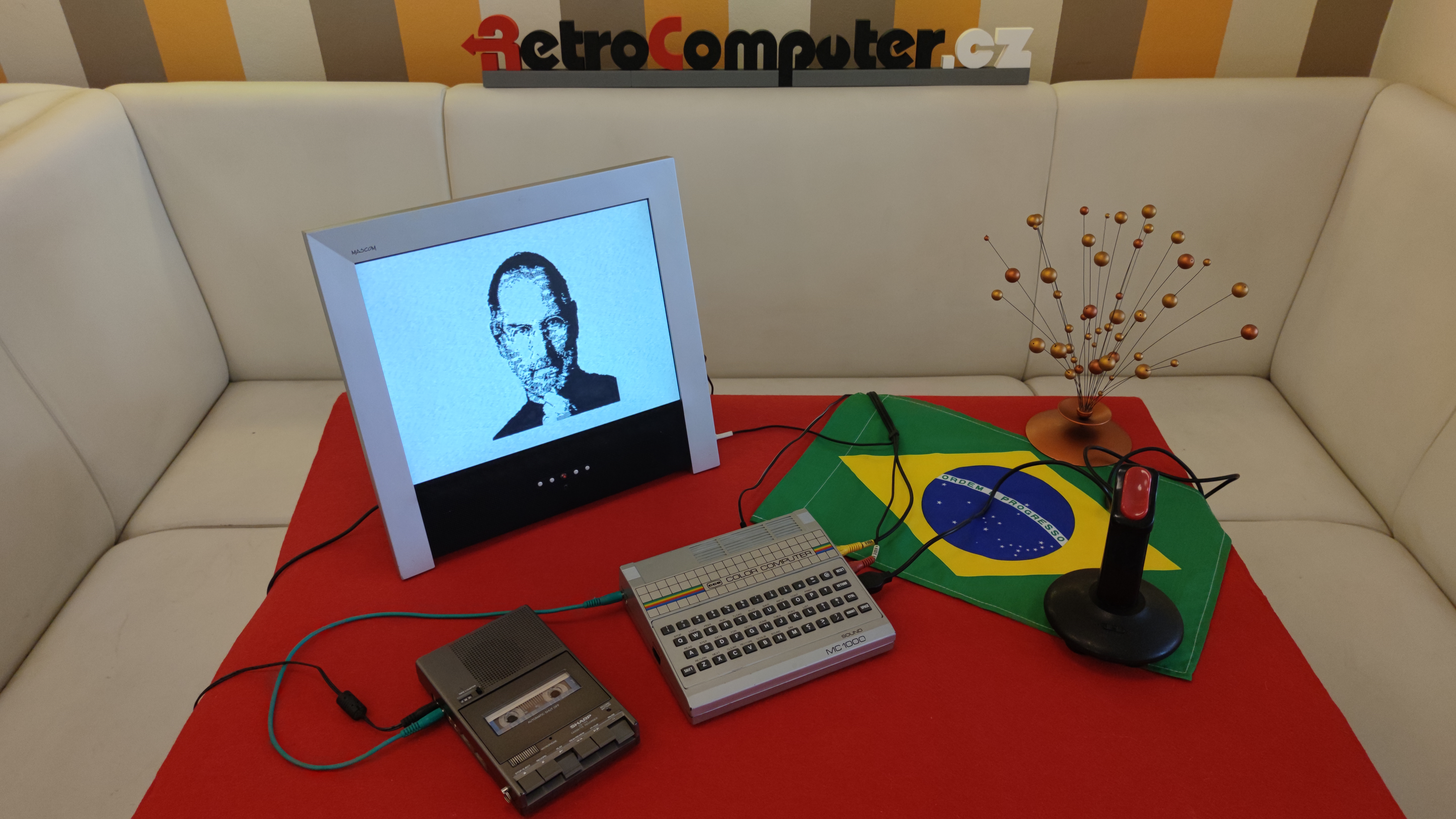 CCE MC-1000 Color Computer — Brazílie, 1985.
