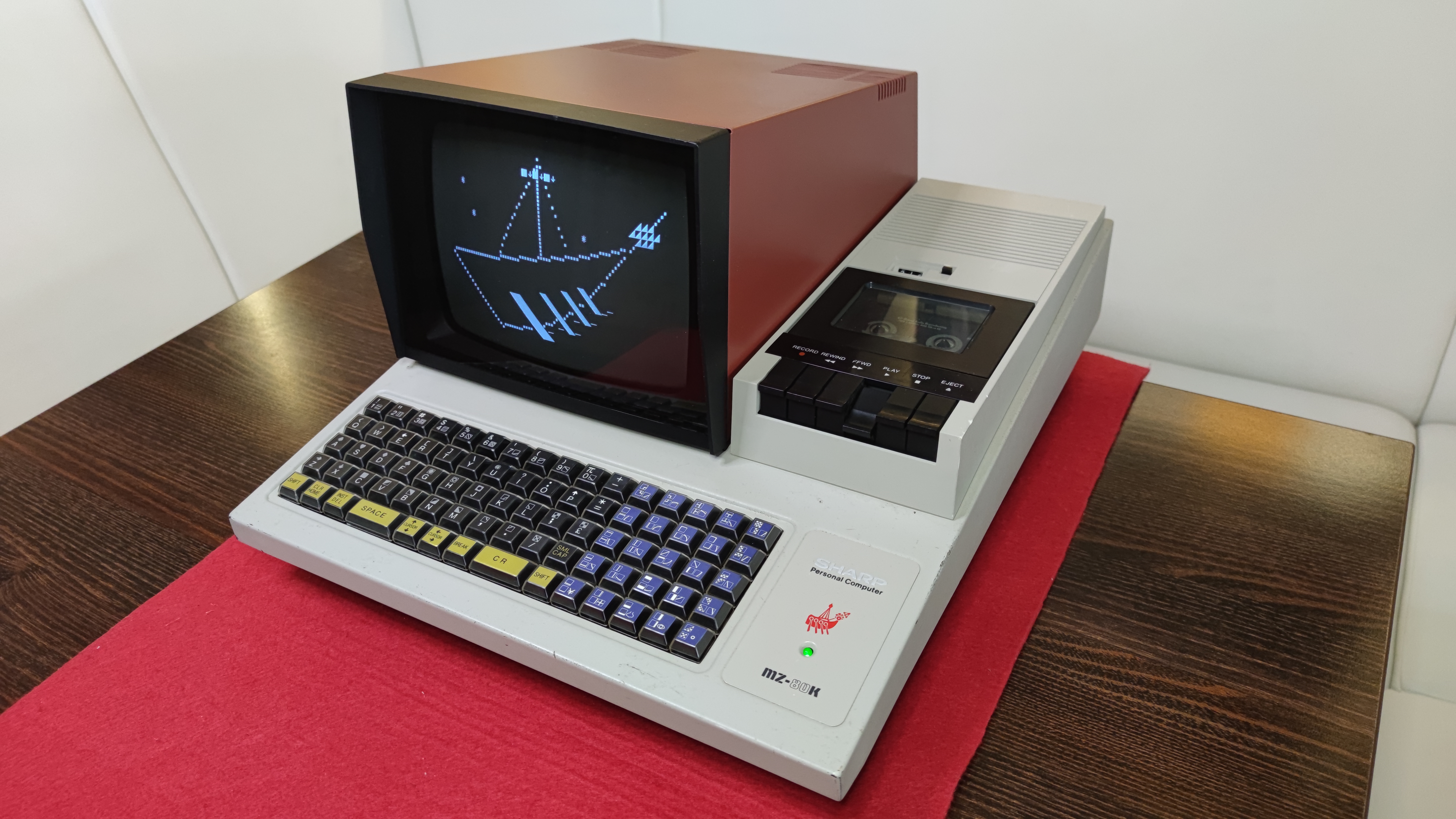 Sharp MZ-80K — Japonsko, 1978.