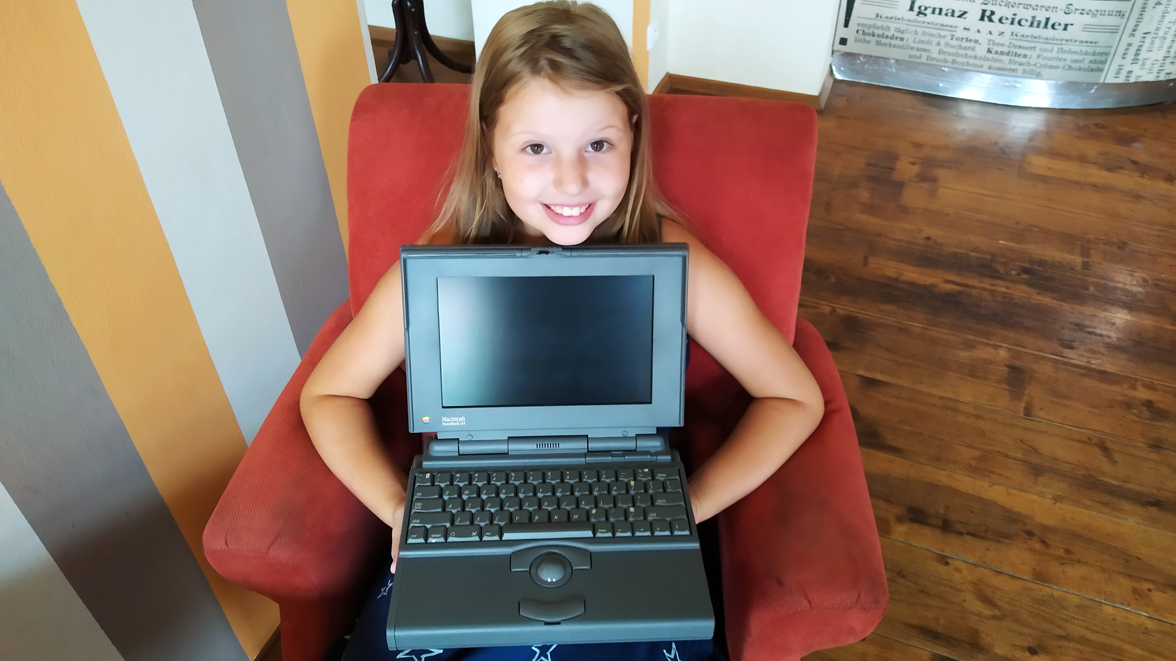 Apple Macintosh PowerBook 145 — USA, 1993.