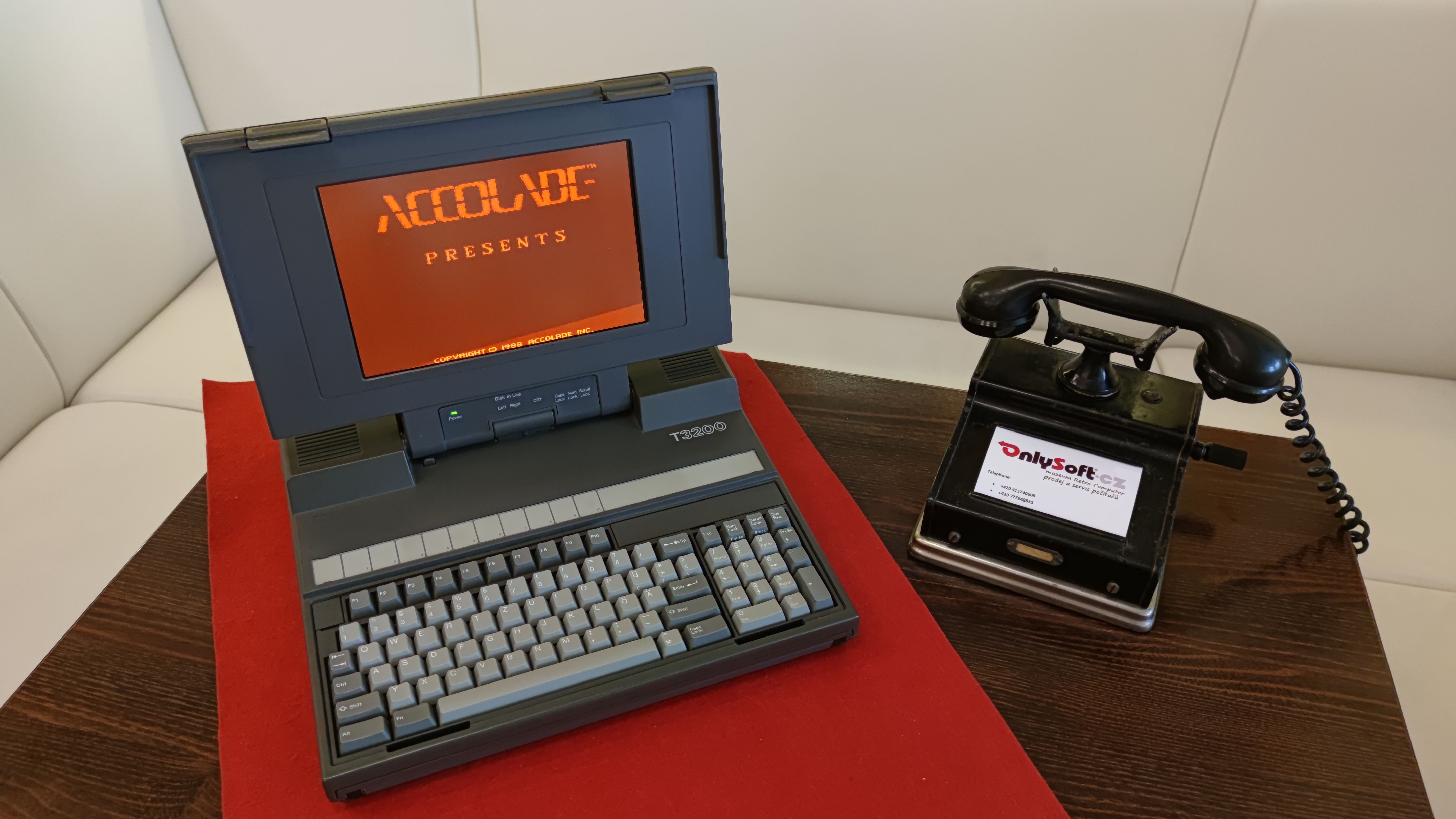 Toshiba T3200 SpaceSaver — Japonsko, 1987.