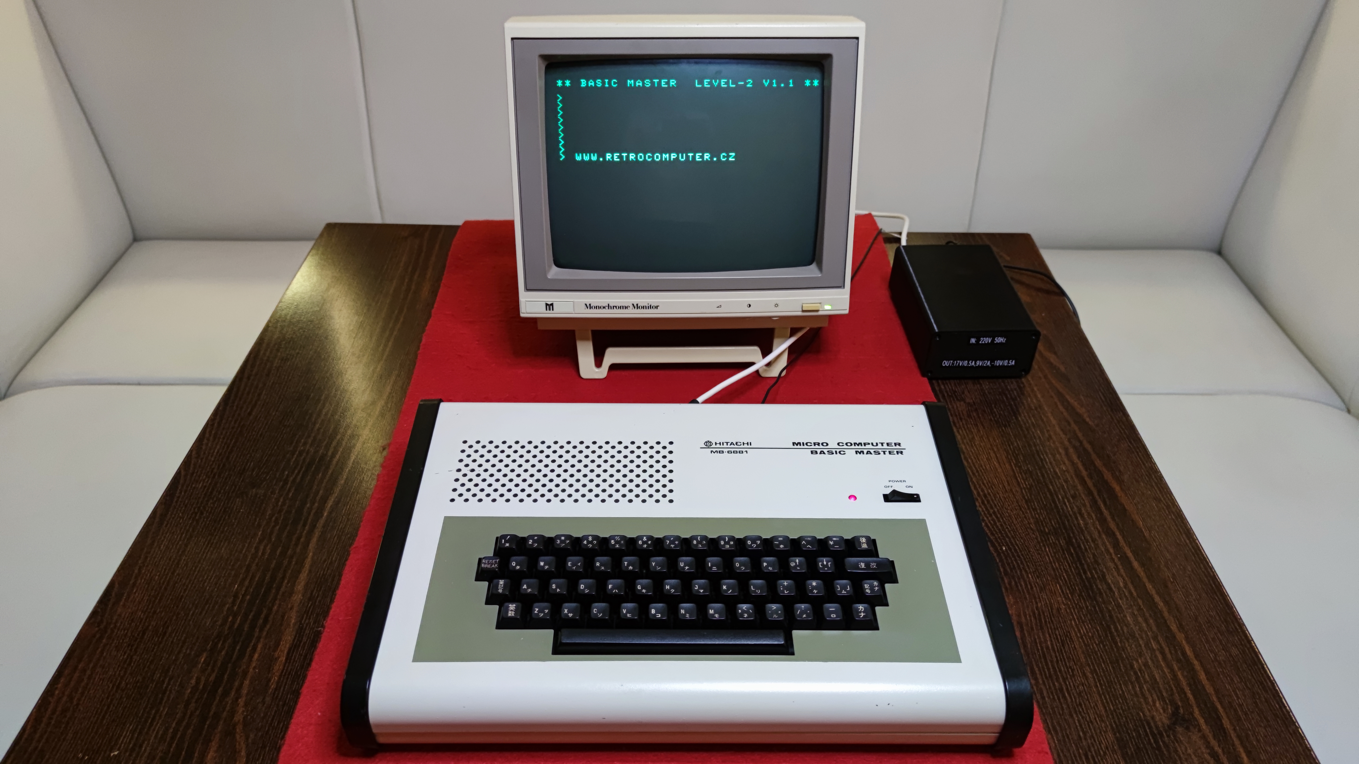 Hitachi MB-6881 Basic Master L2 II — Japonsko, 1980.
