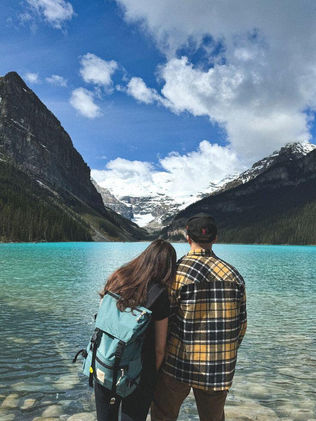 Can You Visit Your Sponsored Spouse in Canada While an Outland Application Is Processing?