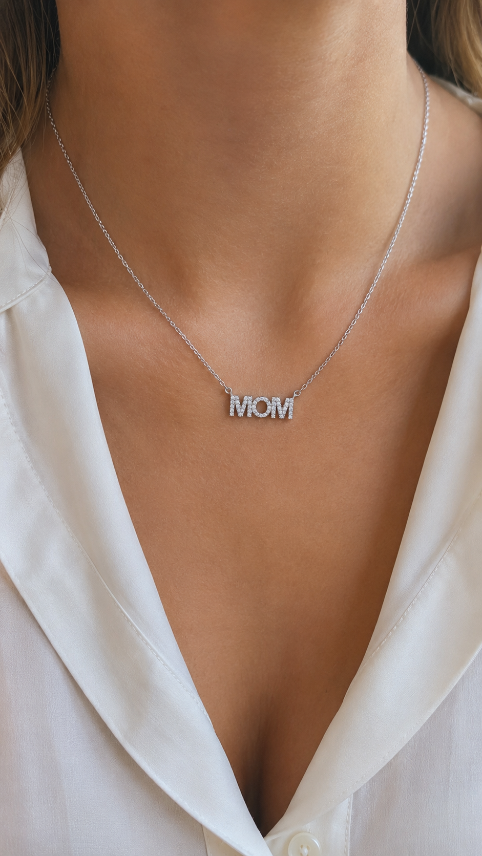 שרשרת MOM משובצת יהלומים טבעיים