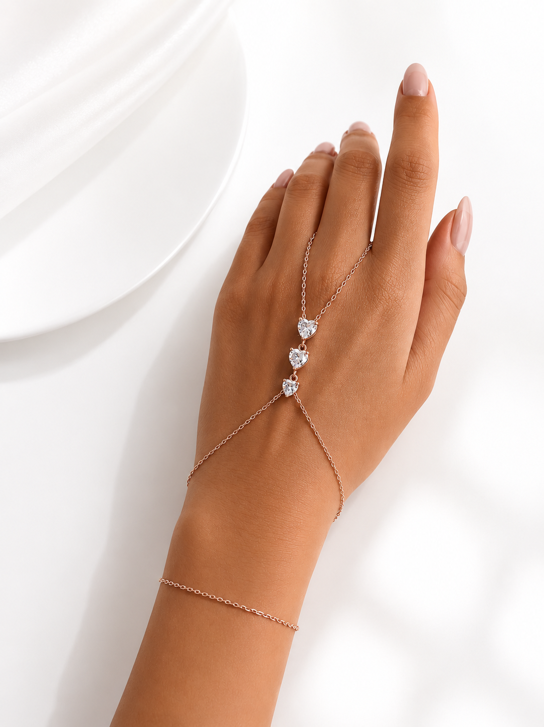 צמיד טבעת משובץ יהלומי לב מדורגים