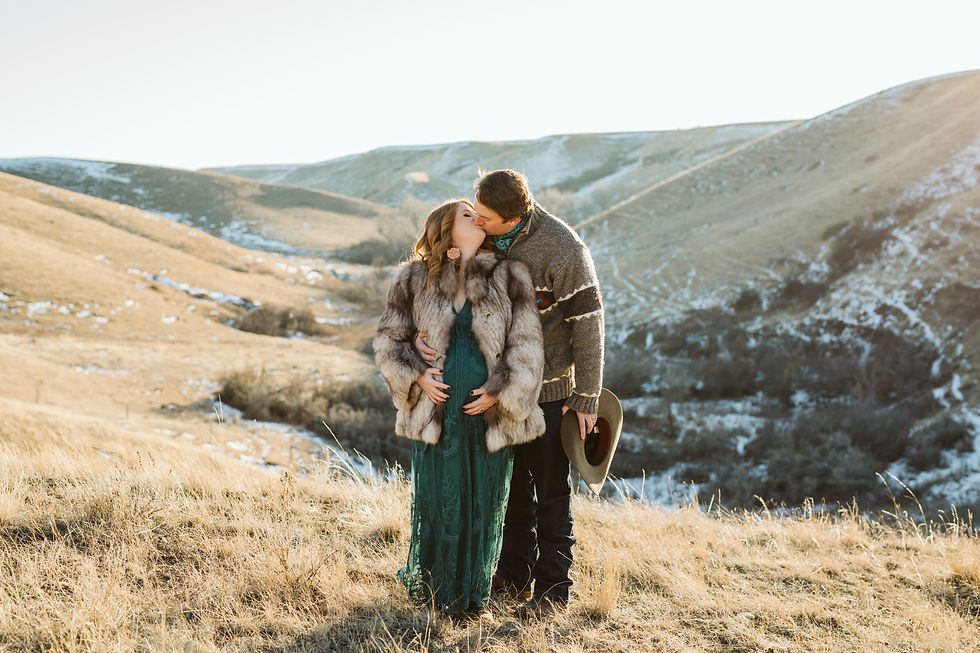 Kacie & Kendall - Medicine Hat Maternity Session