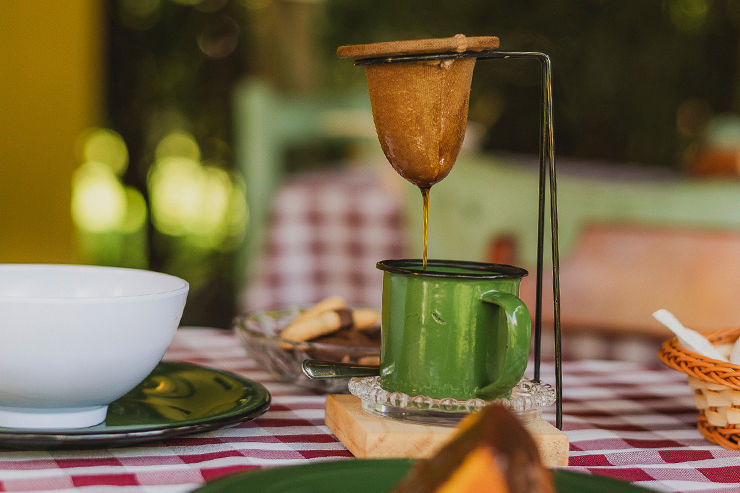 Imagem de um café coado.