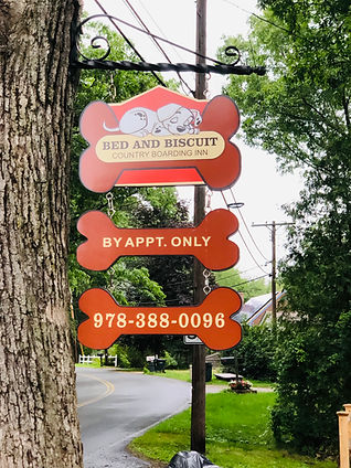 bed and biscuit country boarding inn sign.jpg