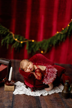 Newborn christmas theme, Newborn red and green colors