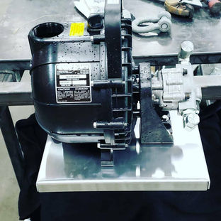 Hydraulic pacer pump mount