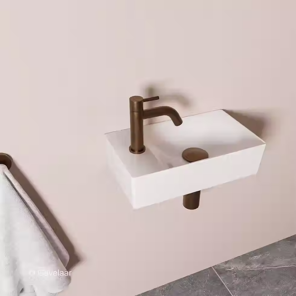 Thumbnail: Zaphir Hommage E toilet fonteinset glans wit links schuin gebogen geb. brons