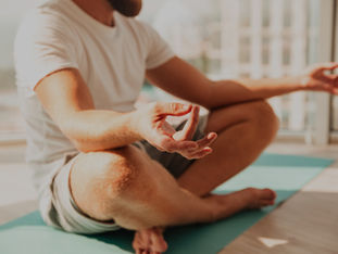 Yin Yoga bij burn-out: Een weg naar herstel en ontspanning