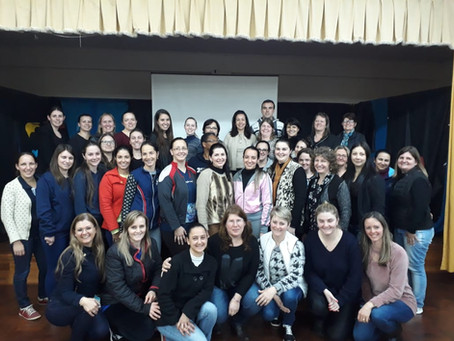 Equipes Diretivas e Docentes de Coronel Barros/RS em momento de construção Curricular