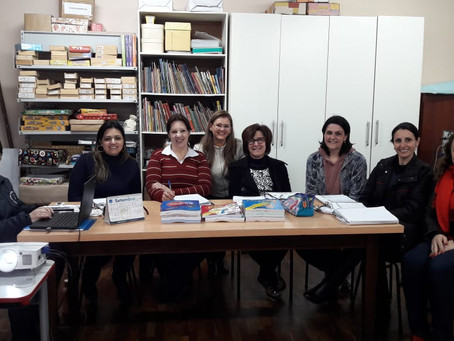 Equipes Diretivas de Pejuçara/RS em momento de construção Curricular: Assessoria BNCC