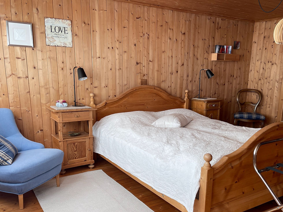 Schlafzimmer 1 mit Doppelbett