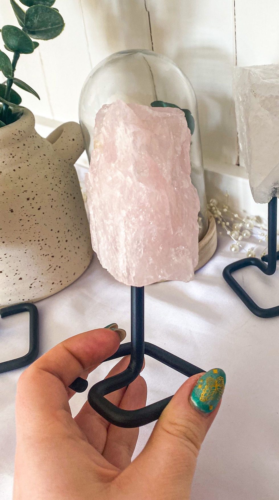 Thumbnail: Raw Quartz On Stand