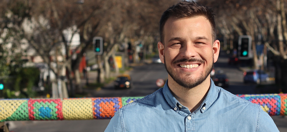 Alejandro Velasco Un Wey Weón entrevista ONG El Paciente Inglés