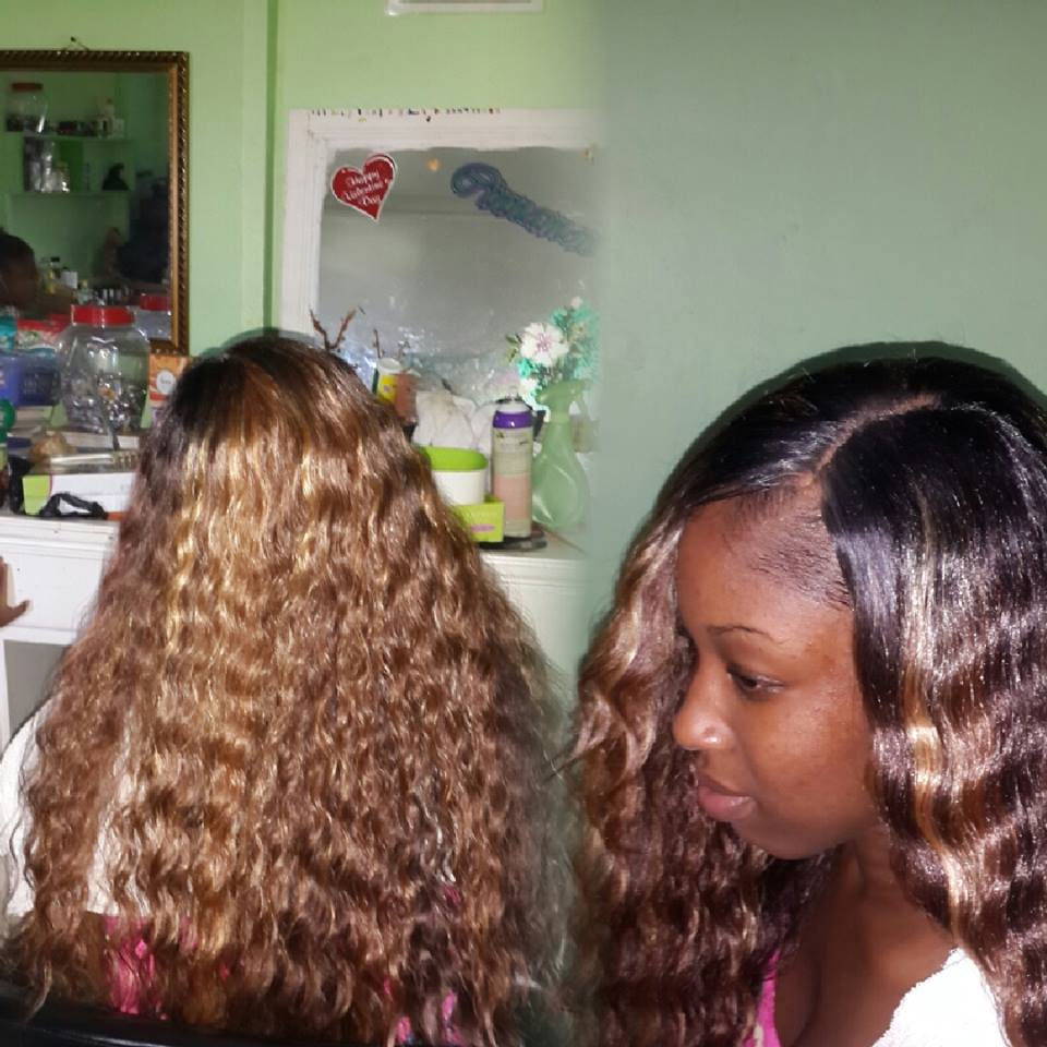 Thumbnail: Cassie & Cinnamon Unisex Salon