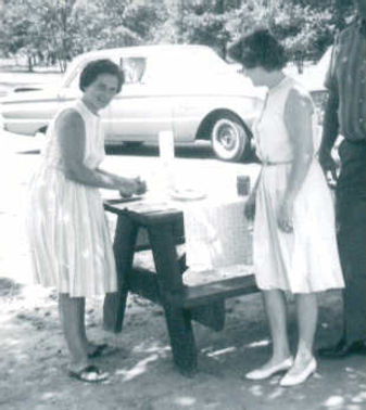 1957 Gaye and Jane Suddarth.JPG