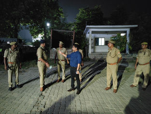 चौकी मगहर में पुलिस अधीक्षक का औचक निरीक्षण, गंदगी और लावारिस वाहनों पर जताई कड़ी नाराजगी