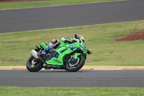 Kawasaki apresenta a nova Ninja ZX 10R 2027 no Festival Interlagos