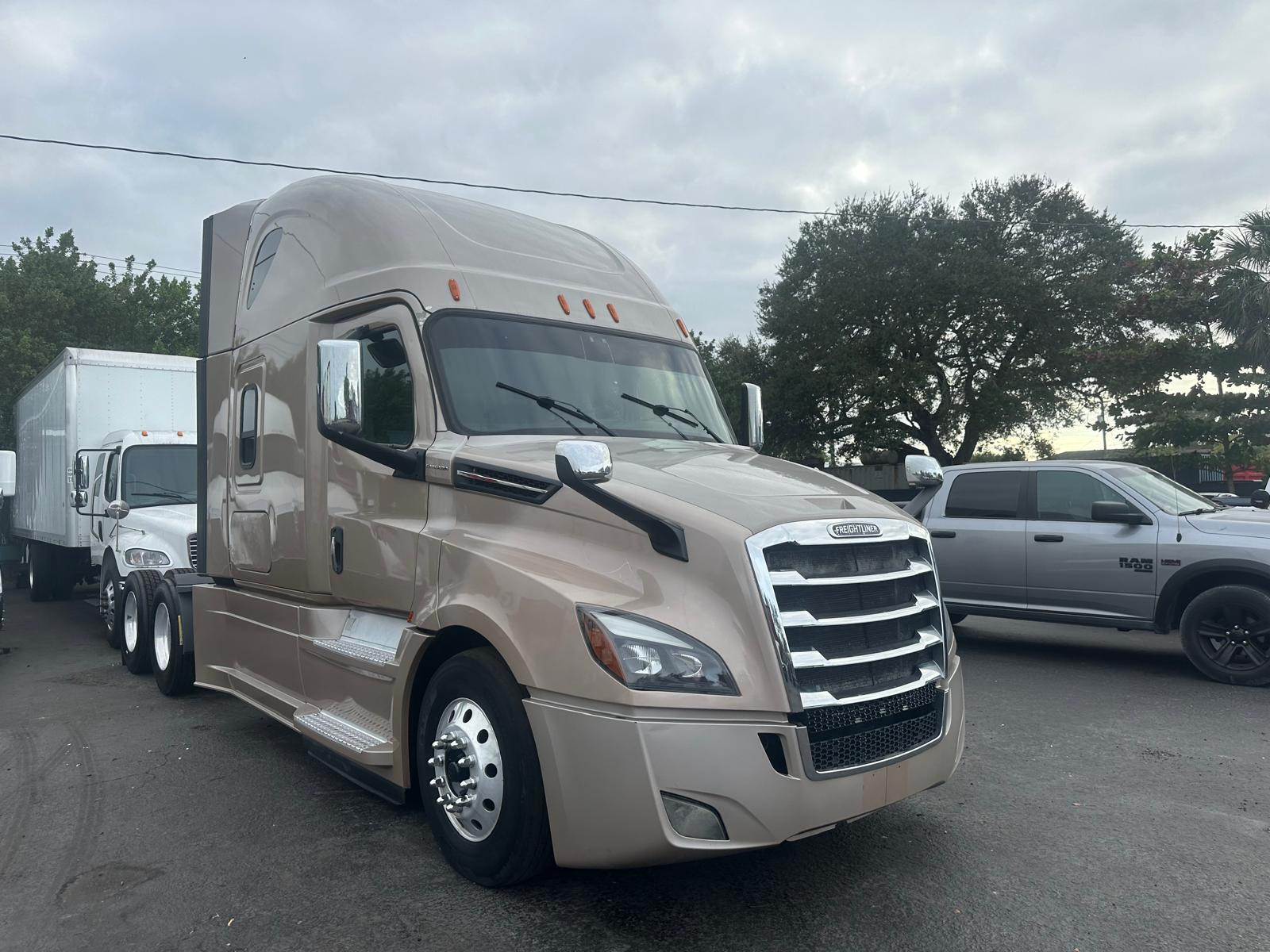 Frieghtliner Cascadia 2019