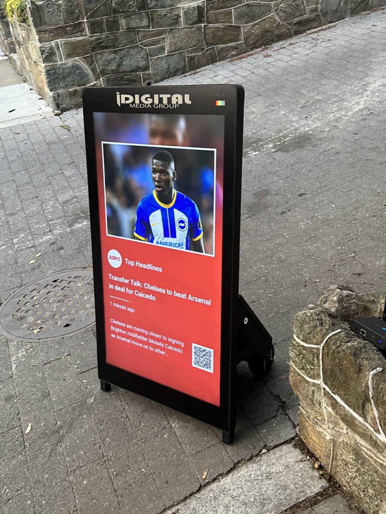 i-Frame digital poster running an ESPN ad
