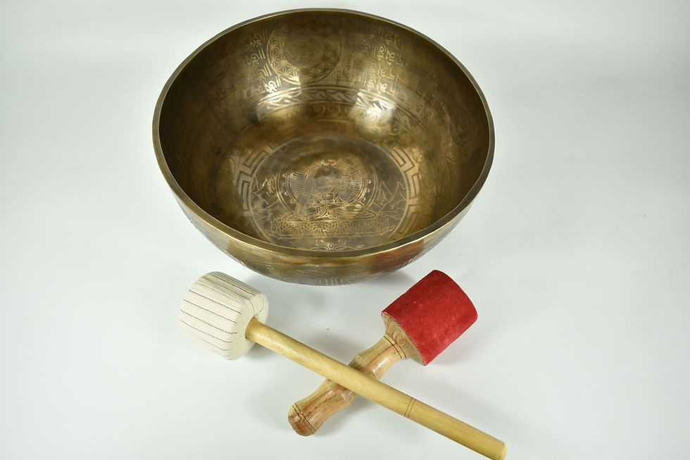 Fußklangschale mit Gravur Buddha - Vorderansicht