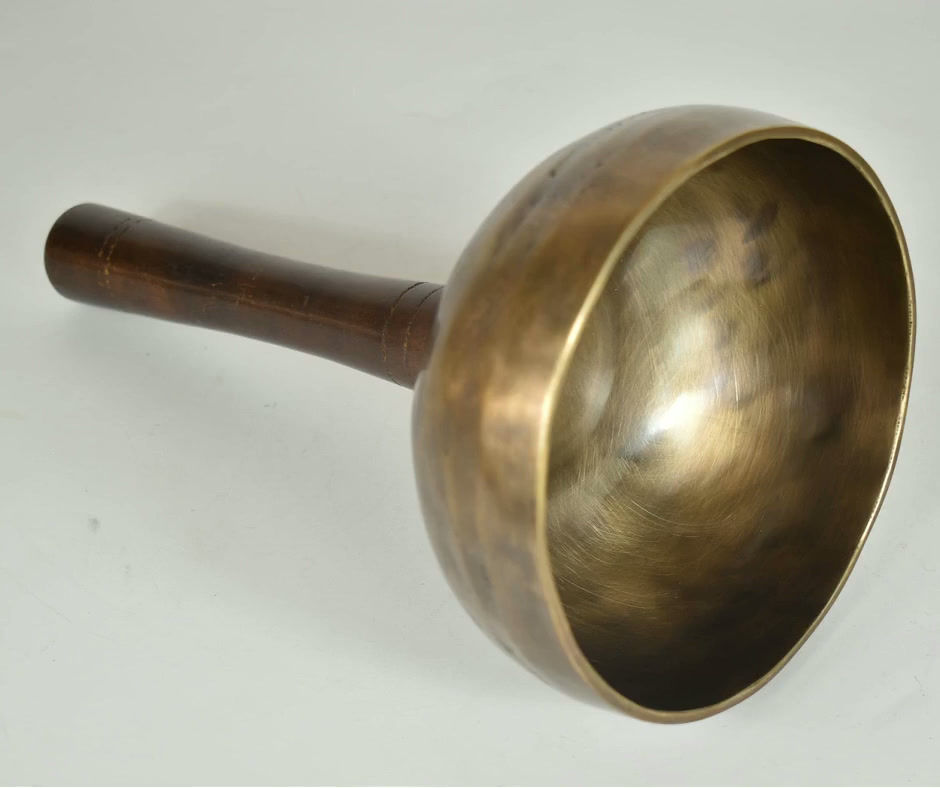 Klangschale Herz - mit Griff/Handle - 16 cm 790 gr. - Klangmassage - Video