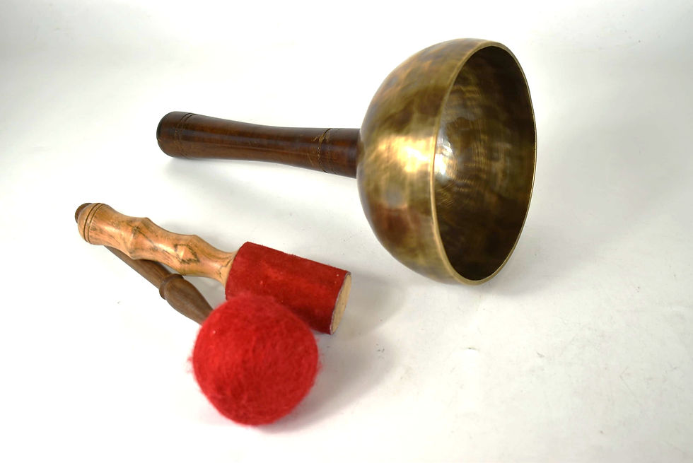 Klangschale mit Griff/Handle - 0,7 kg - antik Style - Klangmassage Therapie