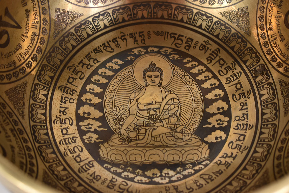 Miniaturbild: Klangschale - 1363 gr. 22 gr. - Buddha Om-Symbol Gravur  - Solarplexus/Bauch