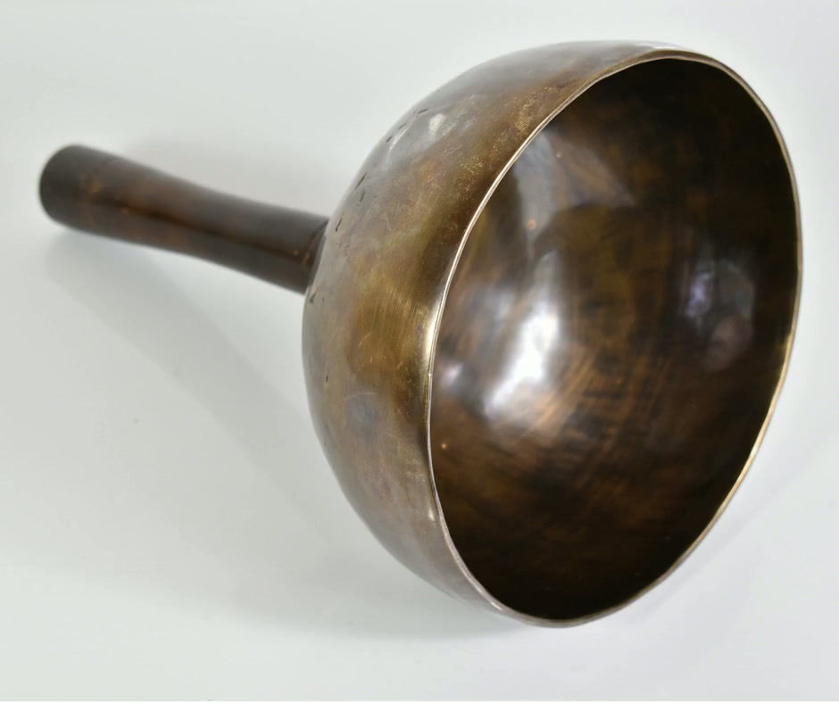 Klangschale mit Griff/Handle antik style 1,15 kg 19 cm Klangtherapie/Meditation - Video/MP3