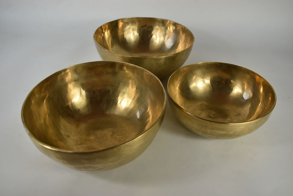 Miniaturbild: Klangschalen 3er Set - 3,6 kg - tiefer Klang - Klangmassage Therapie