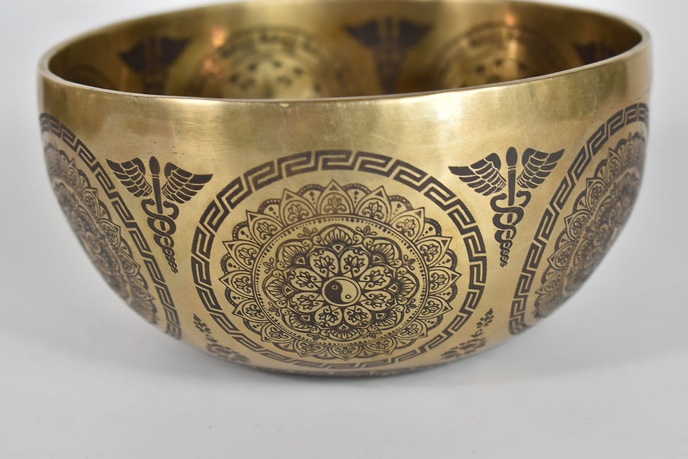 Thumbnail: Klangschale Herz - Lasergravur - Om-Symbol/Lotus - 700 gr. 15,5 cm - Meditation