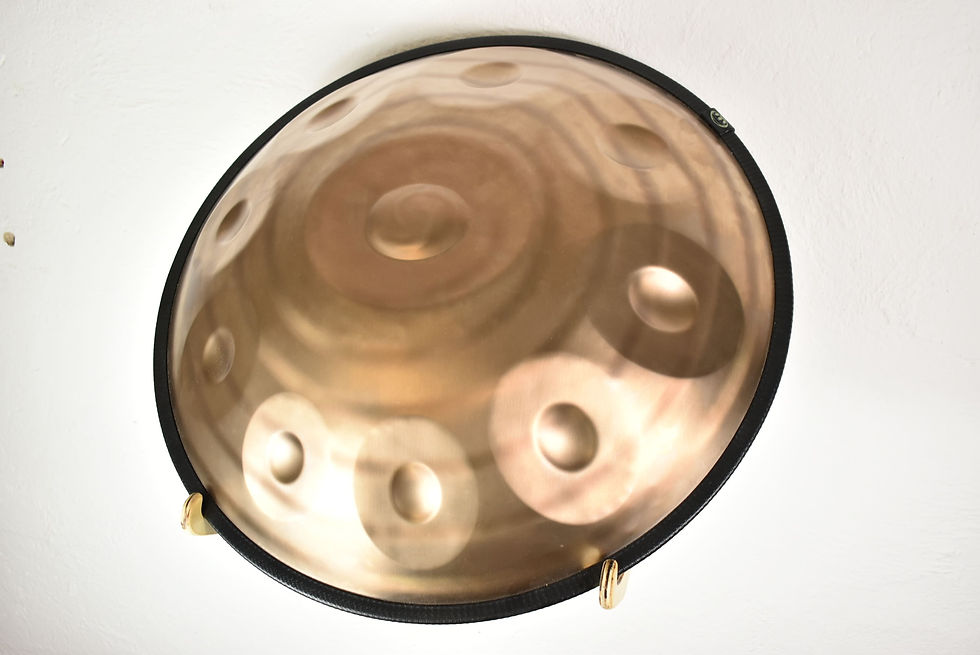 Miniaturbild: Handpan - Wandhalterung Komplettset - gr. Modell - Holz/natur - Bienenwachs