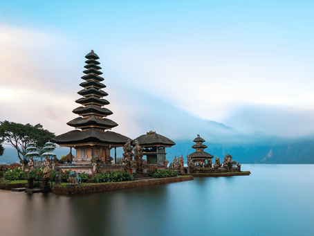 Vista tropicale di Bali e delle Isole Gili tra mare cristallino, spiagge bianche e atmosfere rilassate, in un viaggio che alterna scoperta, equilibrio e momenti di quiete
