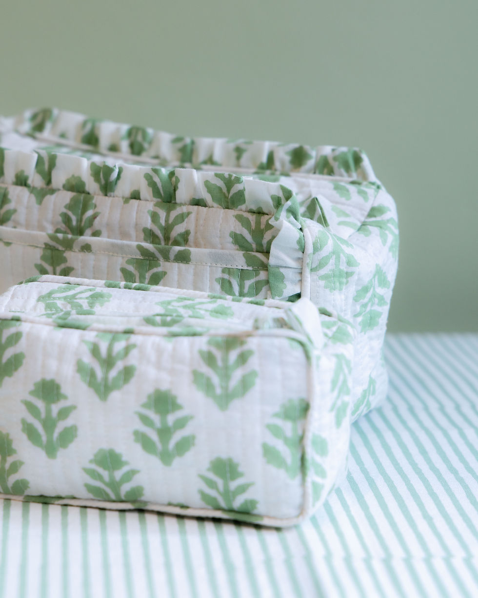 Thumbnail: Quilted Washbag - Green