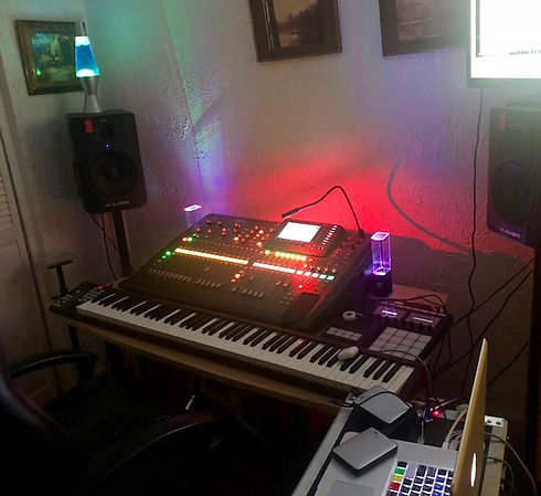 STUDIO2018.jpg
