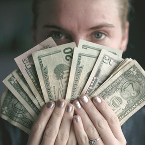 Indépendance financière : comment te sentir libre et confiante en tant que femme ?
