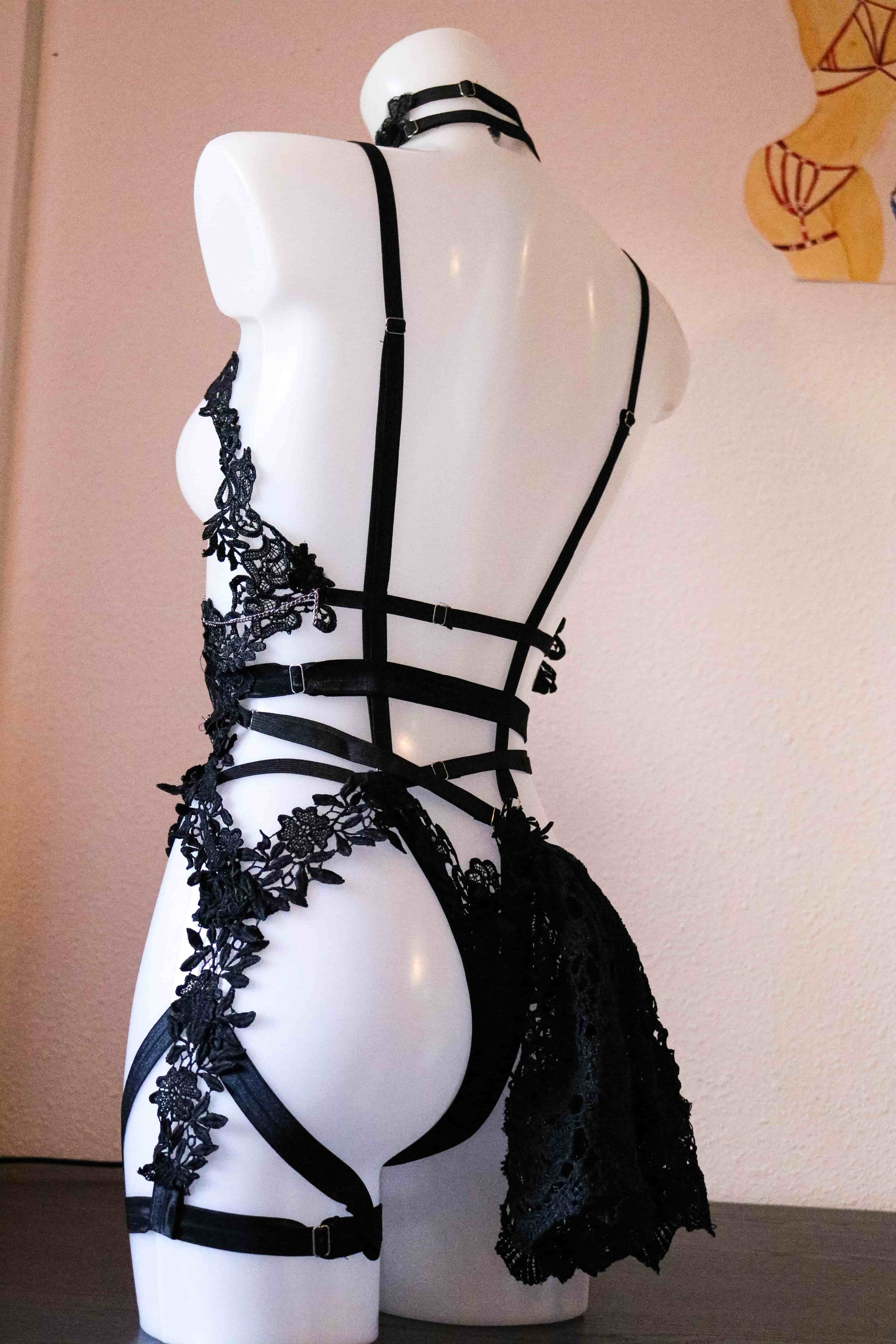 Body Brodery Cage Succube Gothique Noir