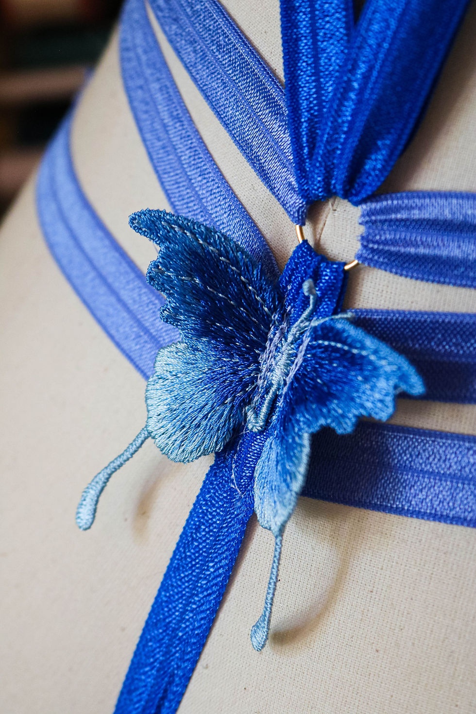 Miniature : Roses bleues – Amour impossible