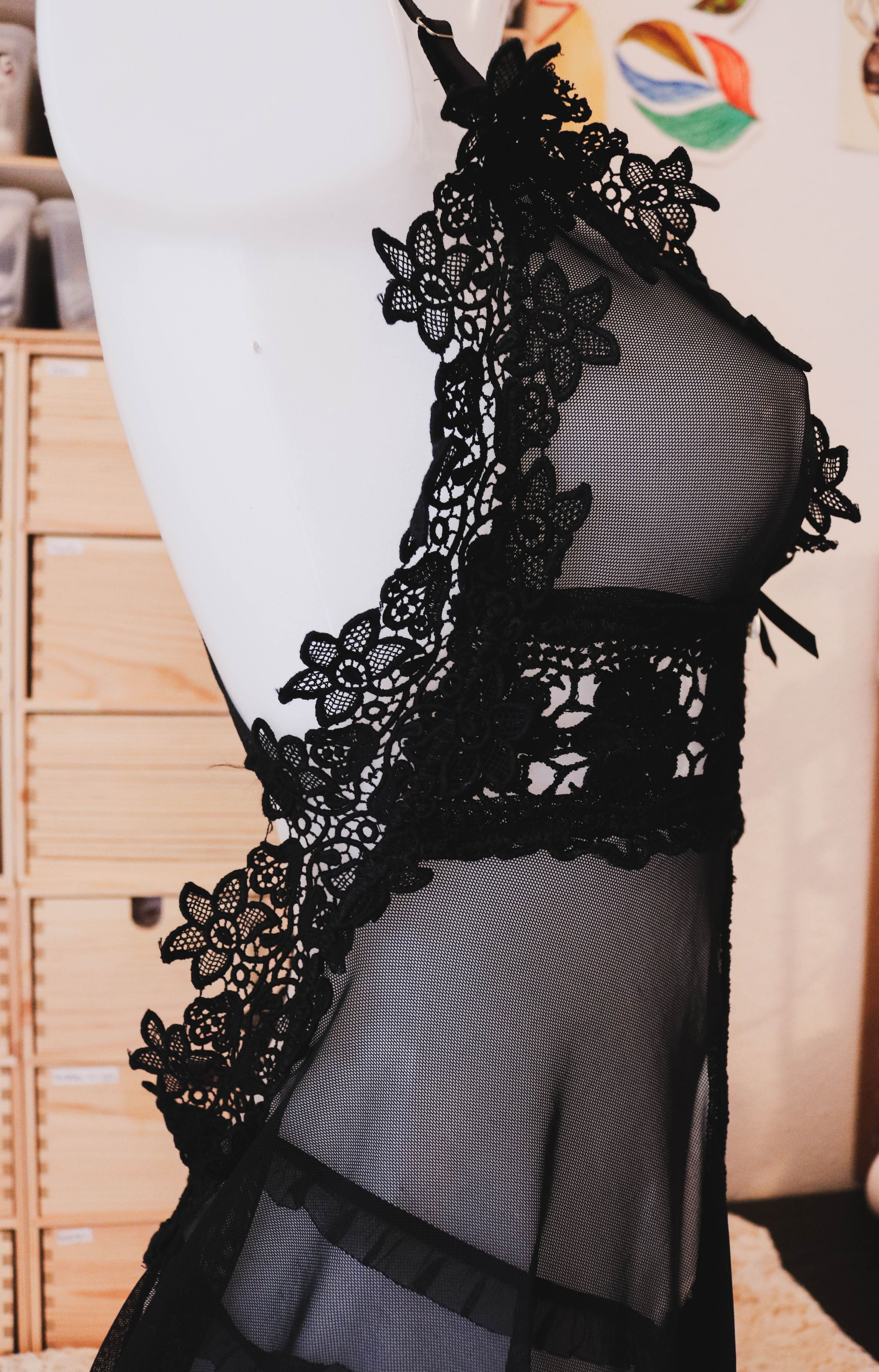 Nuisette-noire-dos-nu.jpg