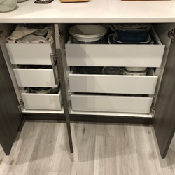 Adjustable QuikTRAY Pull-out Drawers