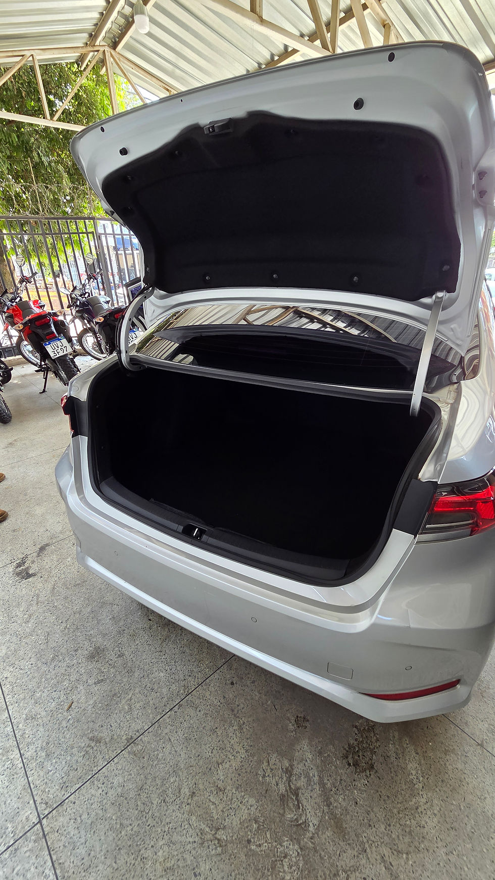 Miniatura: TOYOTA COROLLA XEI ANO 2024