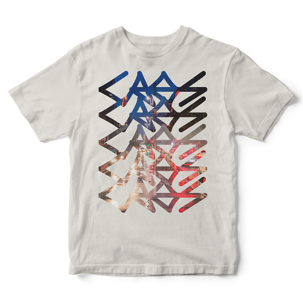 amiseta off-white Ruivangulo Caos Clássica. Streetwear autêntico com estampa de fotografia urbana.
