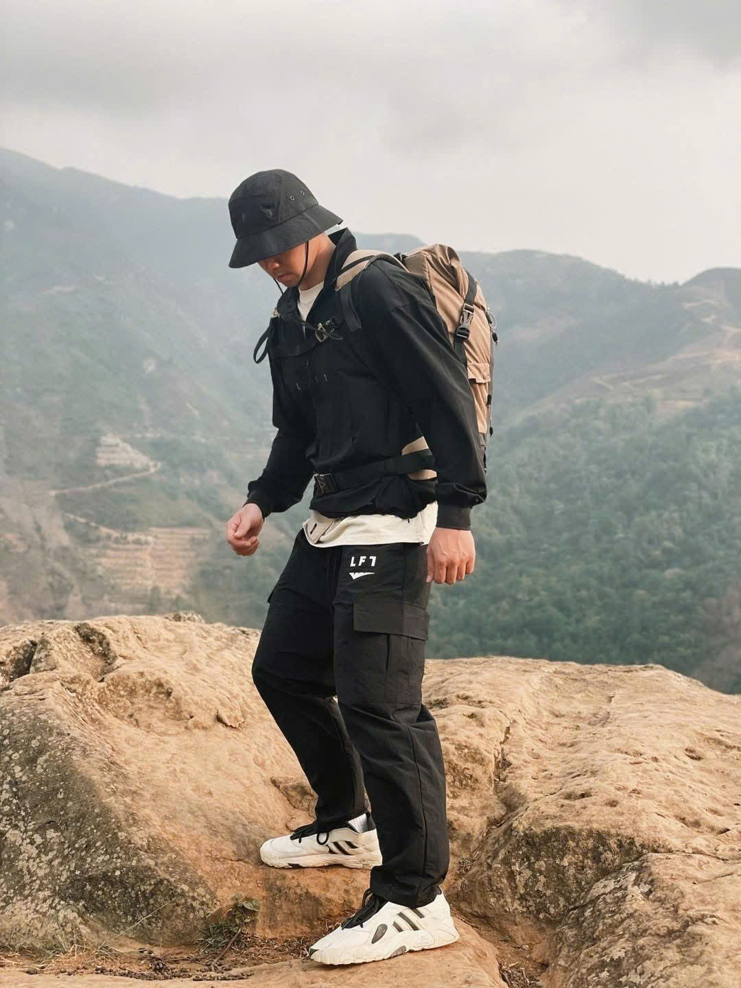 LFT PARACHUTE.23 // Đen
