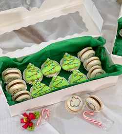 christmas macarons.heic